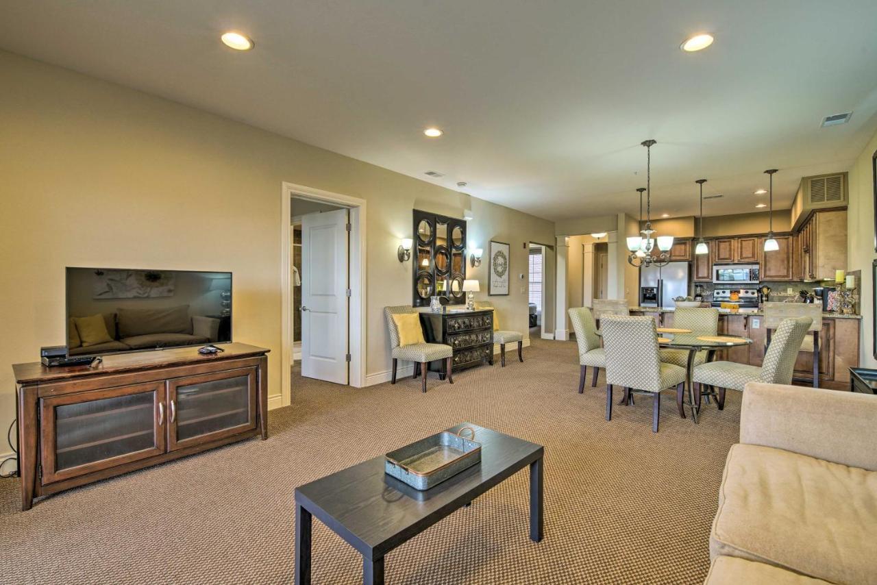 Inviting Branson Condo With Outdoor Dining Area Eksteriør billede