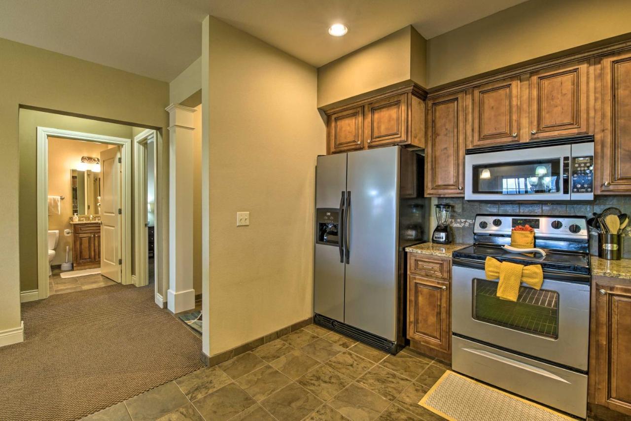 Inviting Branson Condo With Outdoor Dining Area Eksteriør billede